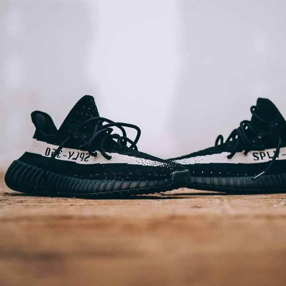 Yeezy Boost 350 V2 Black-White НАЛИЧНИ- 1 Ден Доставка