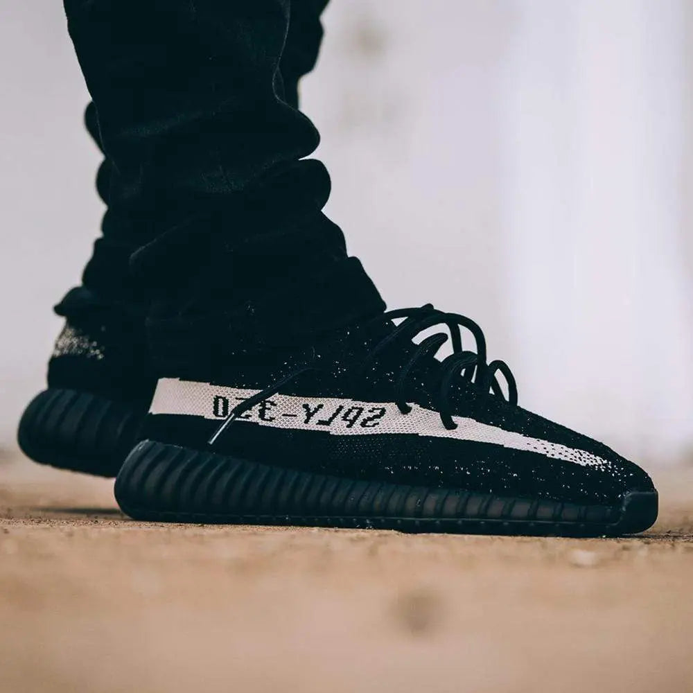 Yeezy Boost 350 V2 Black-White НАЛИЧНИ- 1 Ден Доставка