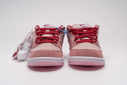 Nike SB Dunk Low "StrangeLove"