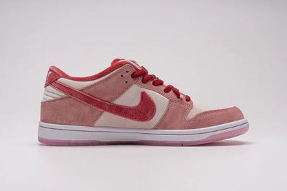 Nike SB Dunk Low "StrangeLove"