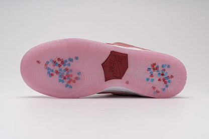 Nike SB Dunk Low "StrangeLove"