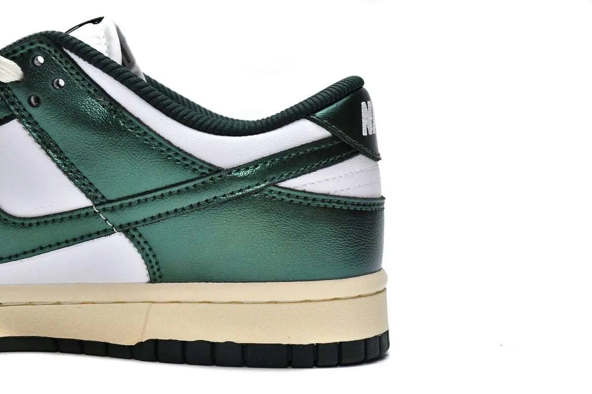 Nike Dunk Low "Vintage Green"