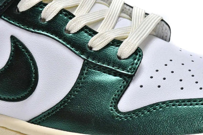 Nike Dunk Low "Vintage Green"