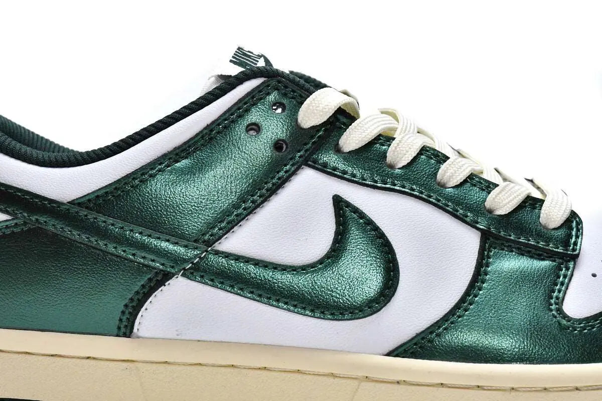 Nike Dunk Low "Vintage Green"