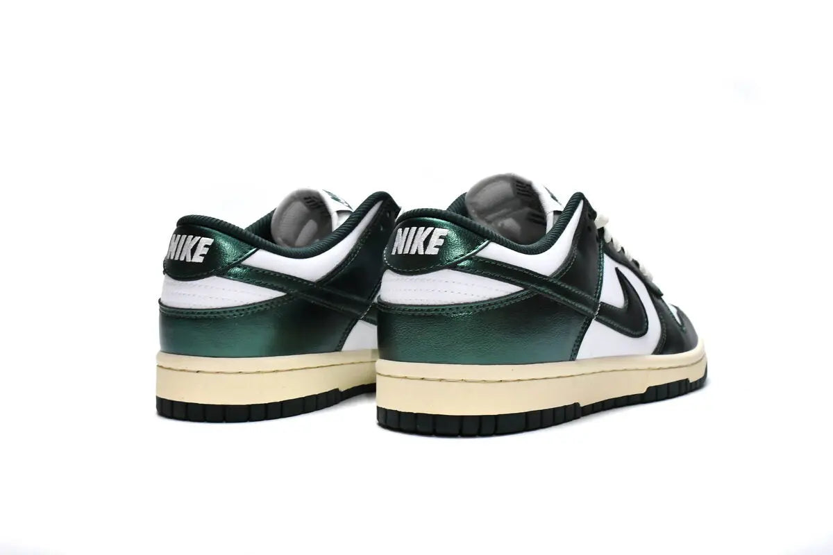 Nike Dunk Low "Vintage Green"