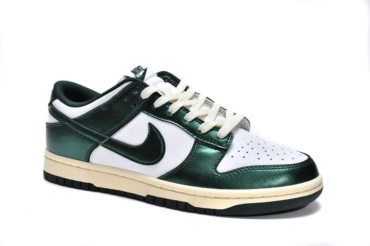 Nike Dunk Low "Vintage Green"