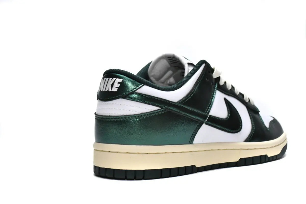 Nike Dunk Low "Vintage Green"