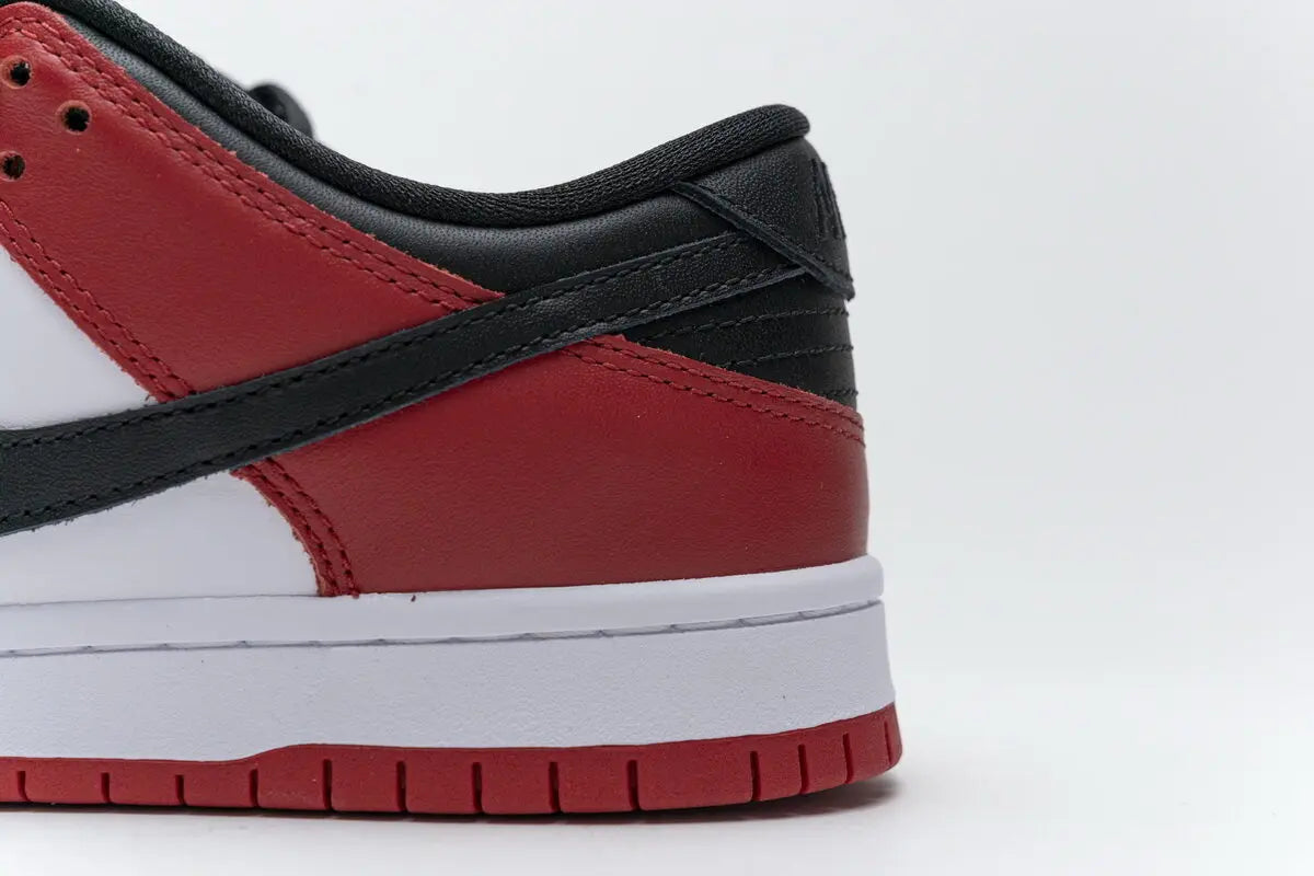 Nike SB Dunk Low "J-Pack Chicago"