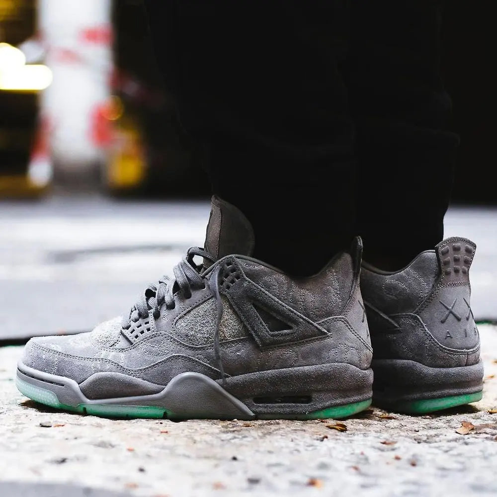 Jordan 4 Retro "Kaws" НАЛИЧНИ- 1 Ден Доставка