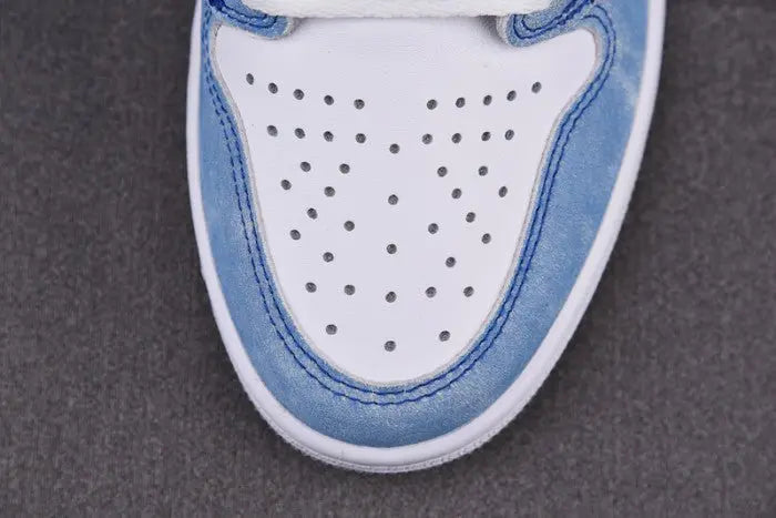 Jordan 1 High "Hyper Royal"