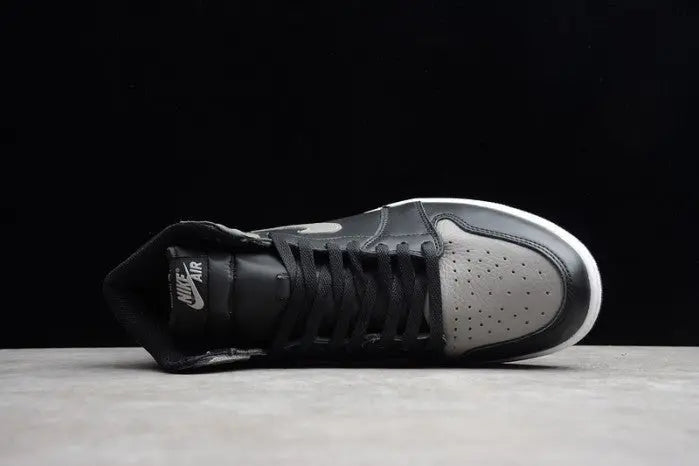 Jordan 1 High OG "Shadow"